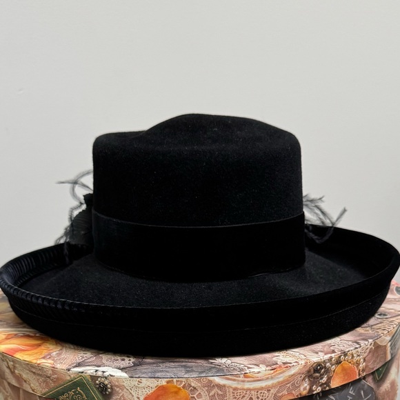 Elegant Black and Red Women's Hat - Picture 3 of 5